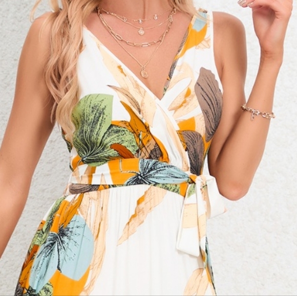 (Out Of Stock) Ivory Slit Printed Surplice Dress - Picture 2 of 5